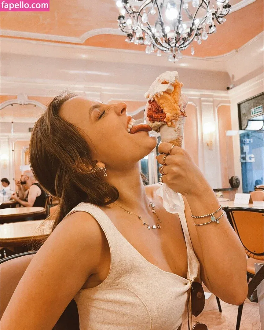 Larissa Manoela Onlyfans Photo Gallery 