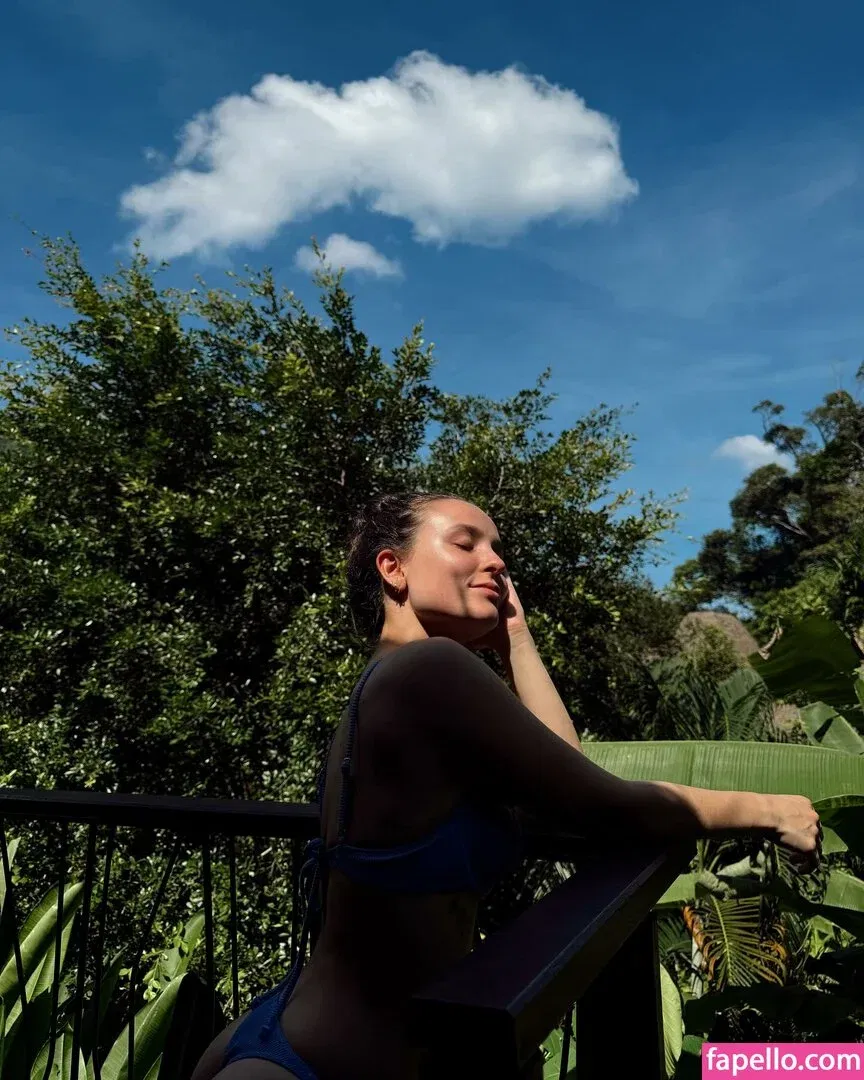 Larissa Manoela Onlyfans Photo Gallery 