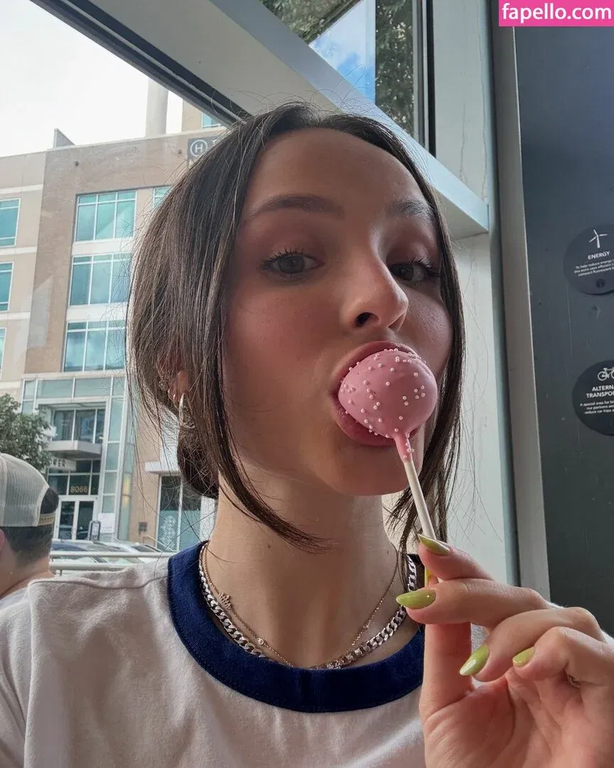 Larissa Manoela Onlyfans Photo Gallery 