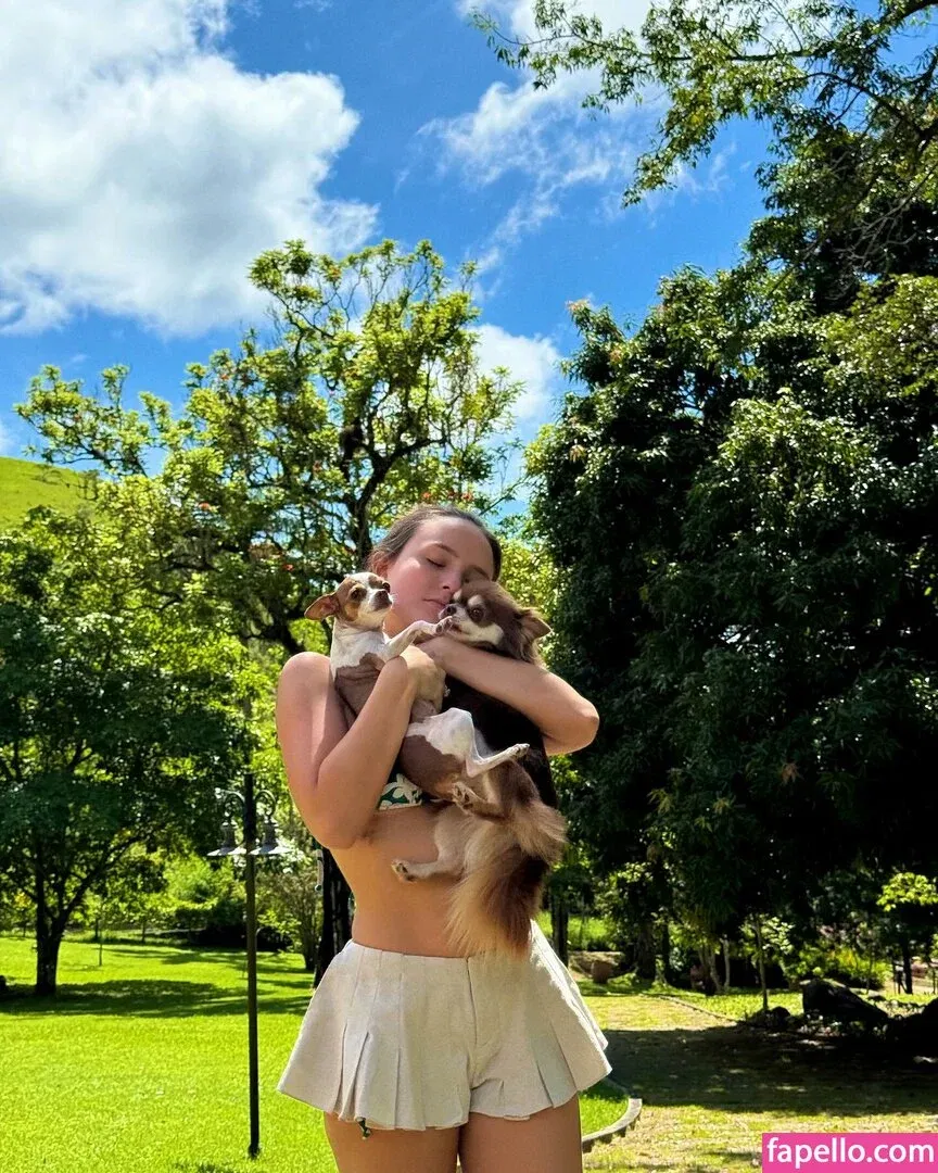 Larissa Manoela Onlyfans Photo Gallery 