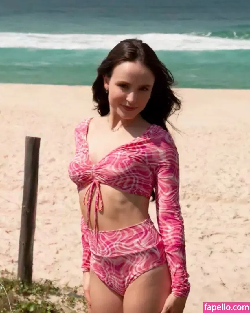 Larissa Manoela Onlyfans Photo Gallery 
