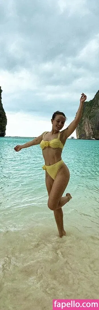 Larissa Manoela Onlyfans Photo Gallery 