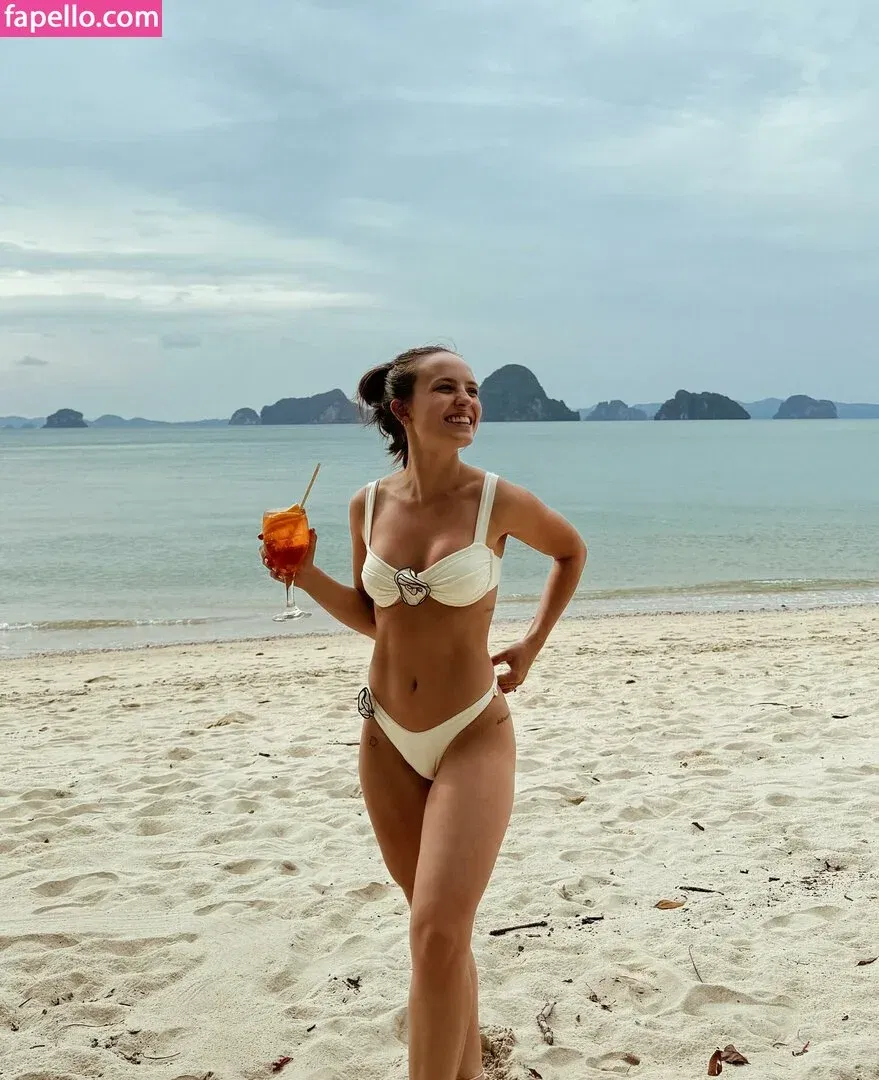 Larissa Manoela Onlyfans Photo Gallery 