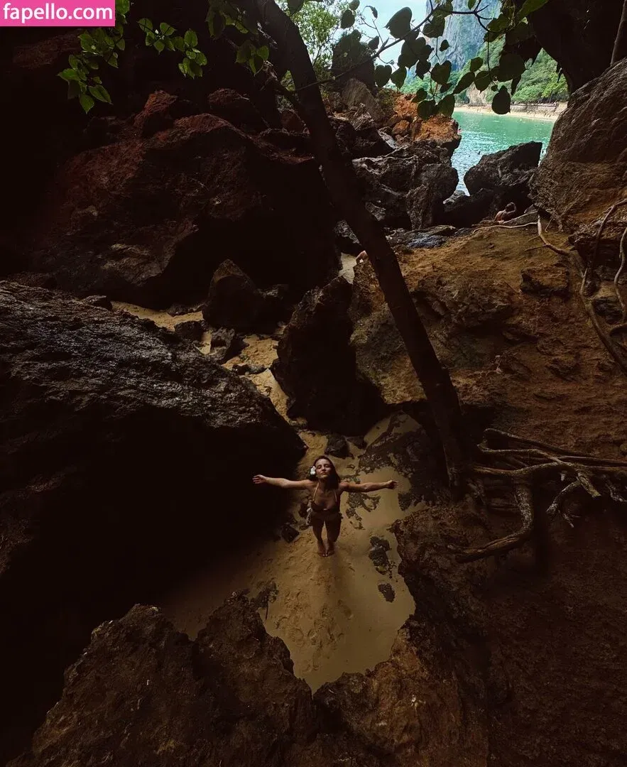 Larissa Manoela Onlyfans Photo Gallery 