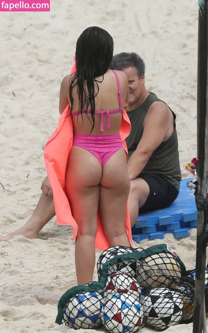 Larissa Manoela Onlyfans Photo Gallery 