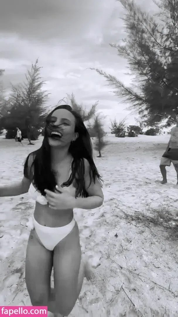 Larissa Manoela Onlyfans Photo Gallery 