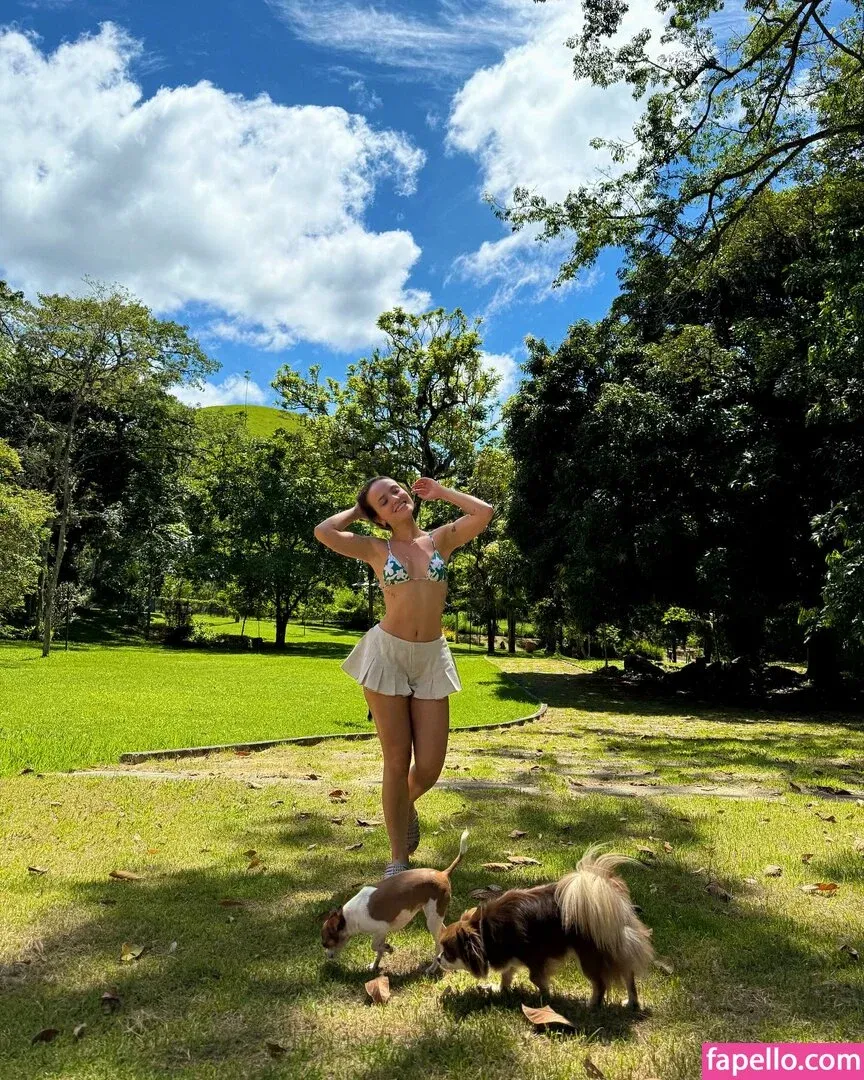 Larissa Manoela Onlyfans Photo Gallery 