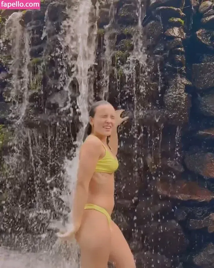 Larissa Manoela Onlyfans Photo Gallery 