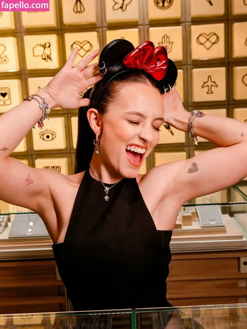 Larissa Manoela Onlyfans Photo Gallery 