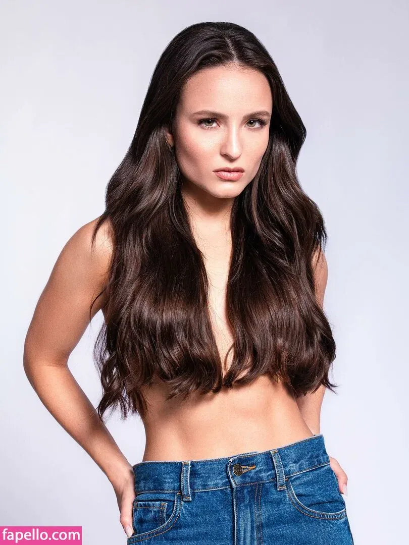 Larissa Manoela Onlyfans Photo Gallery 
