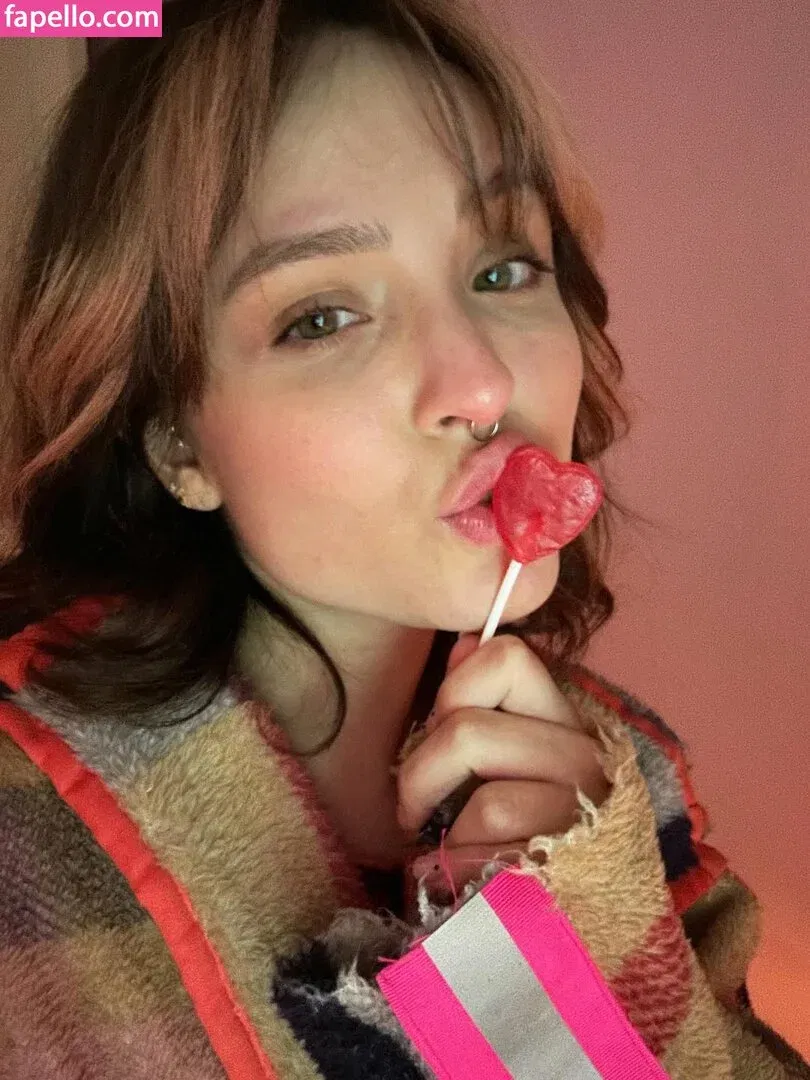 Larissa Manoela Onlyfans Photo Gallery 