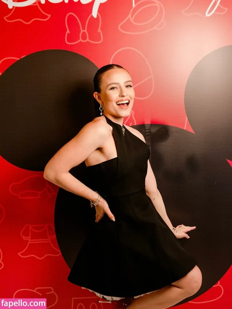 Larissa Manoela Onlyfans Photo Gallery 