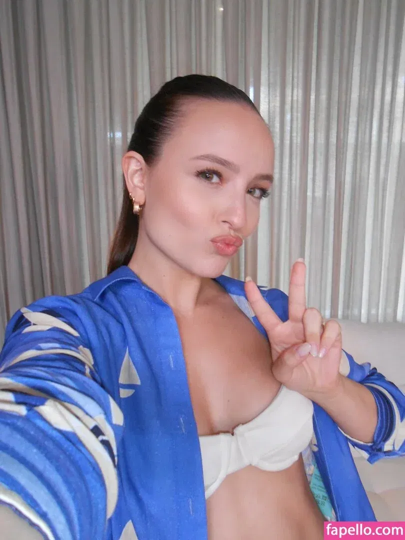 Larissa Manoela Onlyfans Photo Gallery 