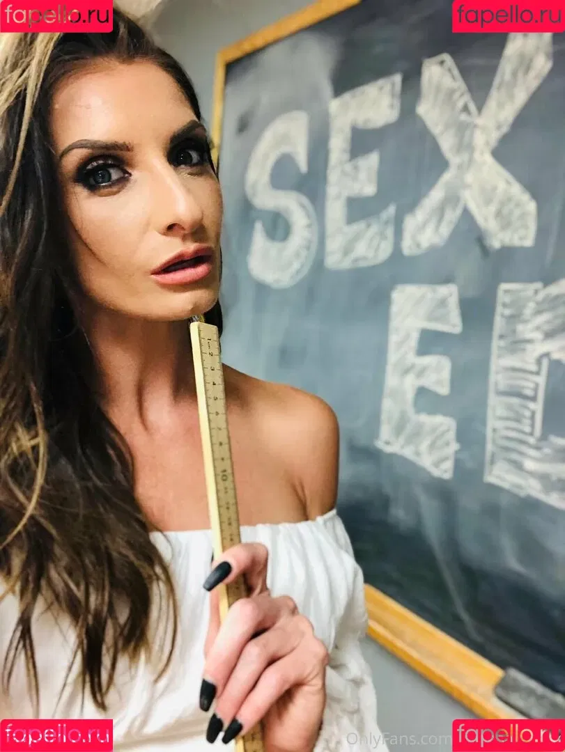 silviasaigexxx Onlyfans Photo Gallery 