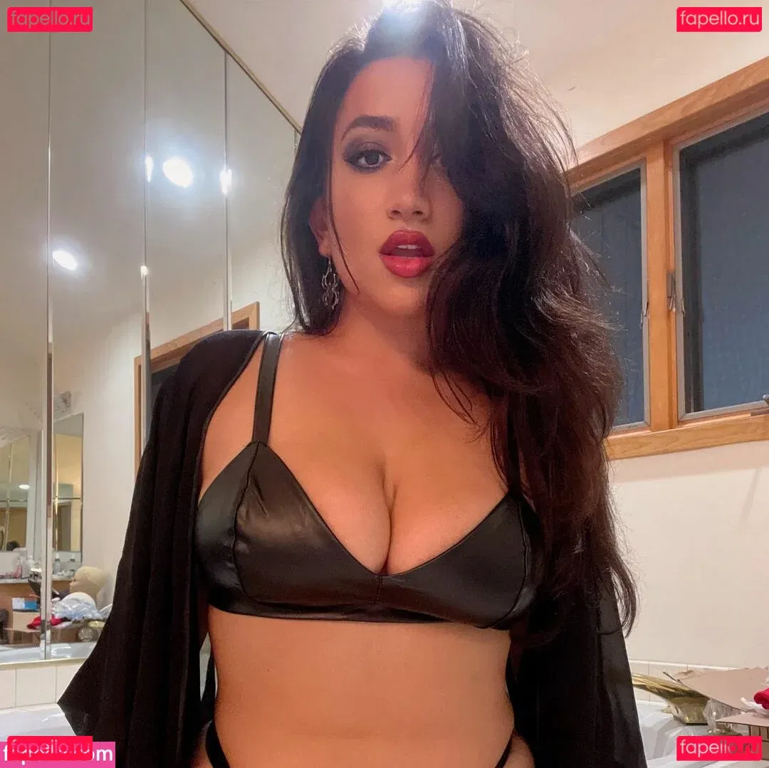 Nikki Geeks Onlyfans Photo Gallery 