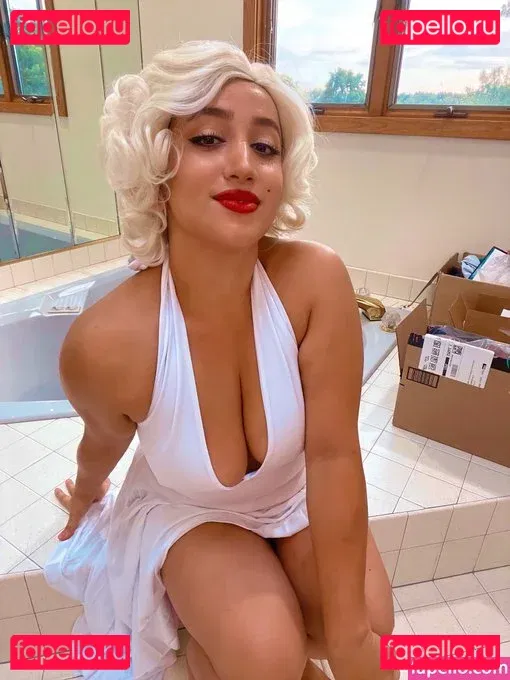 Nikki Geeks Onlyfans Photo Gallery 