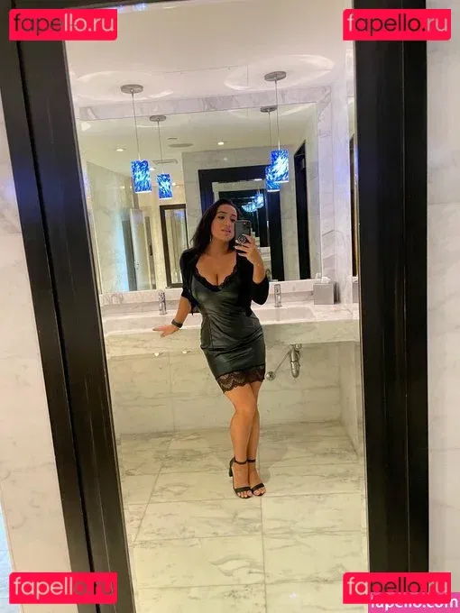 Nikki Geeks Onlyfans Photo Gallery 