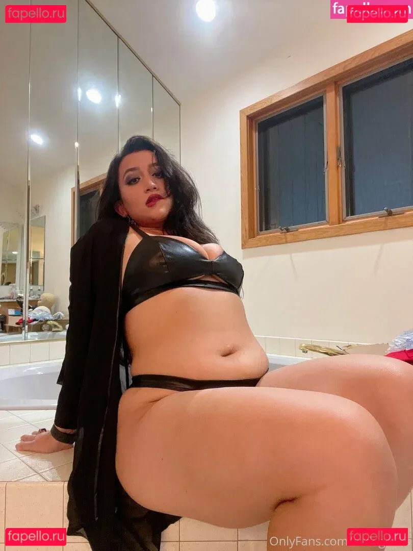 Nikki Geeks Onlyfans Photo Gallery 