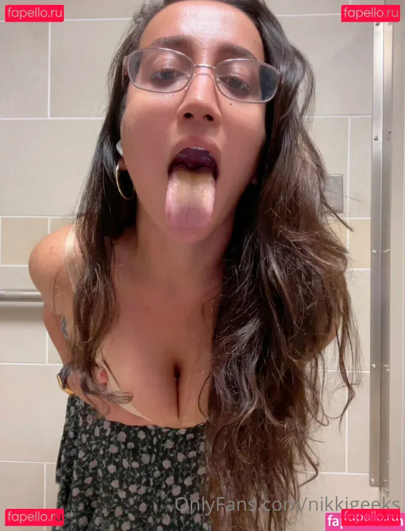 Nikki Geeks Onlyfans Photo Gallery 