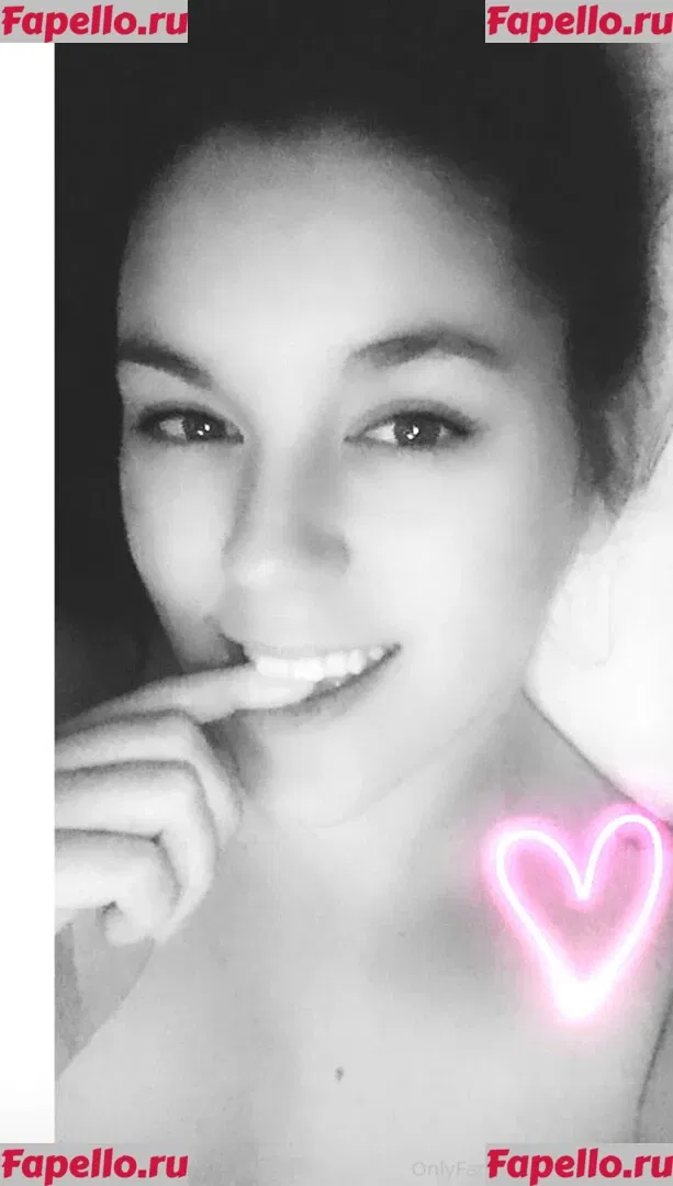 CoraBorealis Onlyfans Photo Gallery 