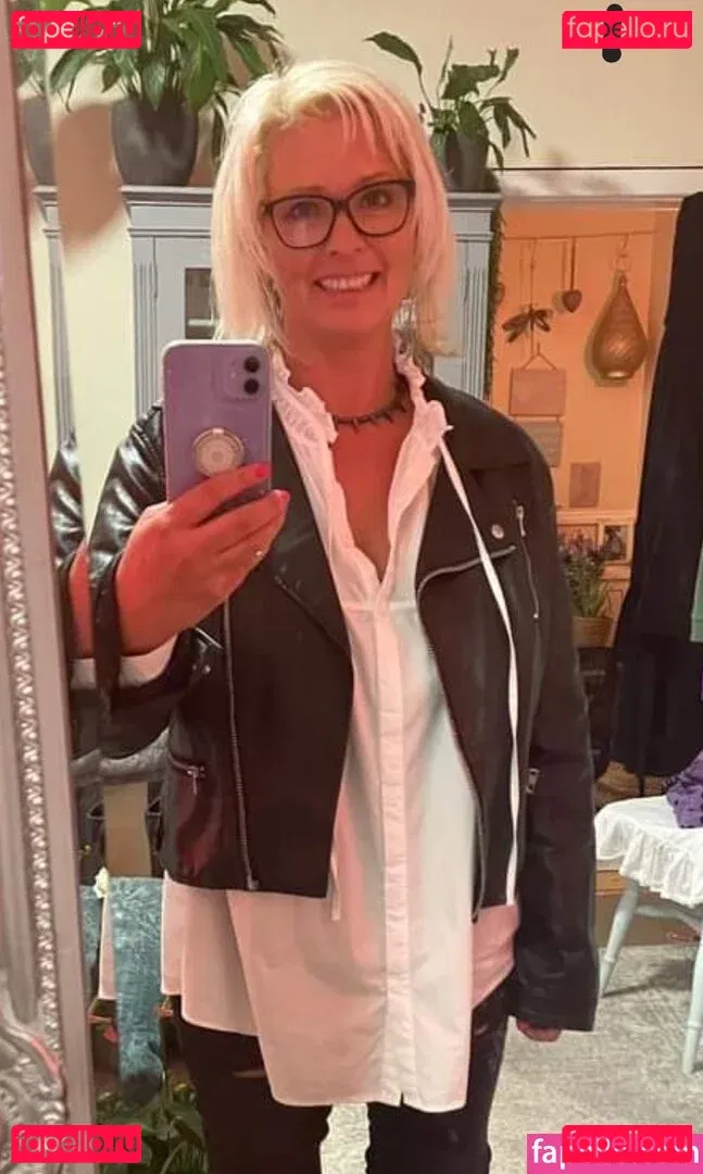 Jo Guest Onlyfans Photo Gallery 