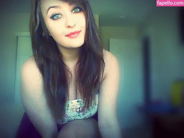 almostanelephantx Onlyfans Photo Gallery 