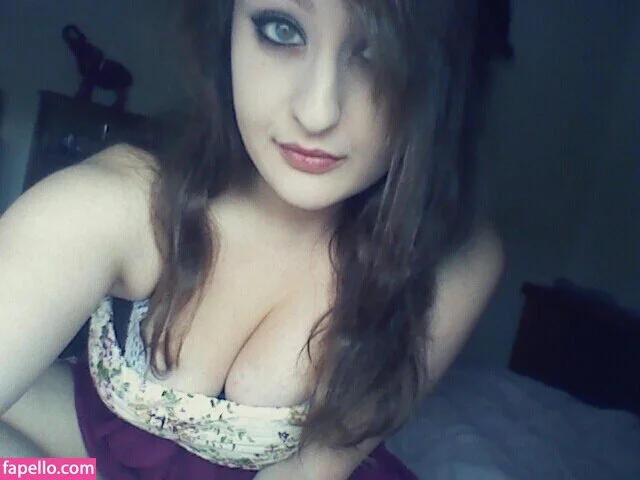 almostanelephantx Onlyfans Photo Gallery 