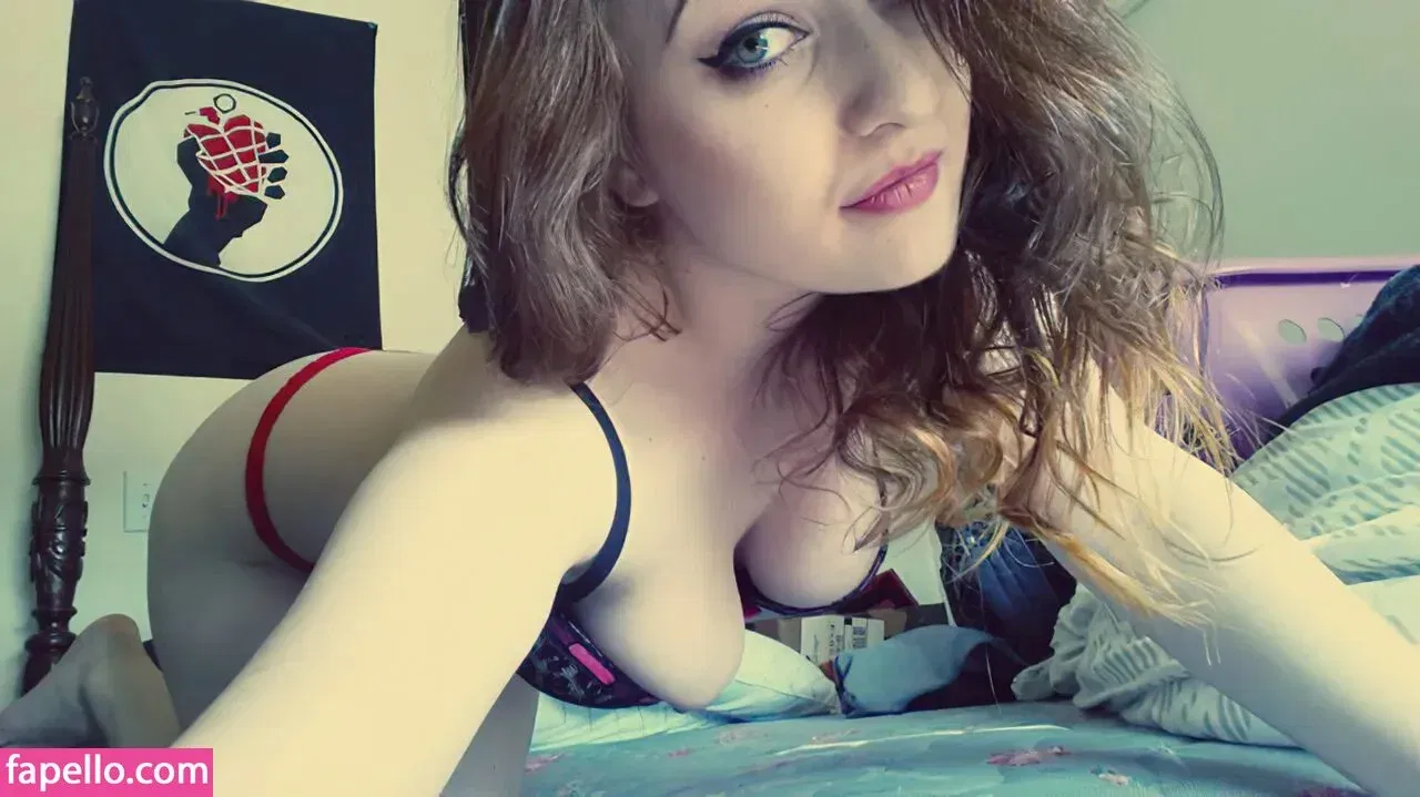 almostanelephantx Onlyfans Photo Gallery 