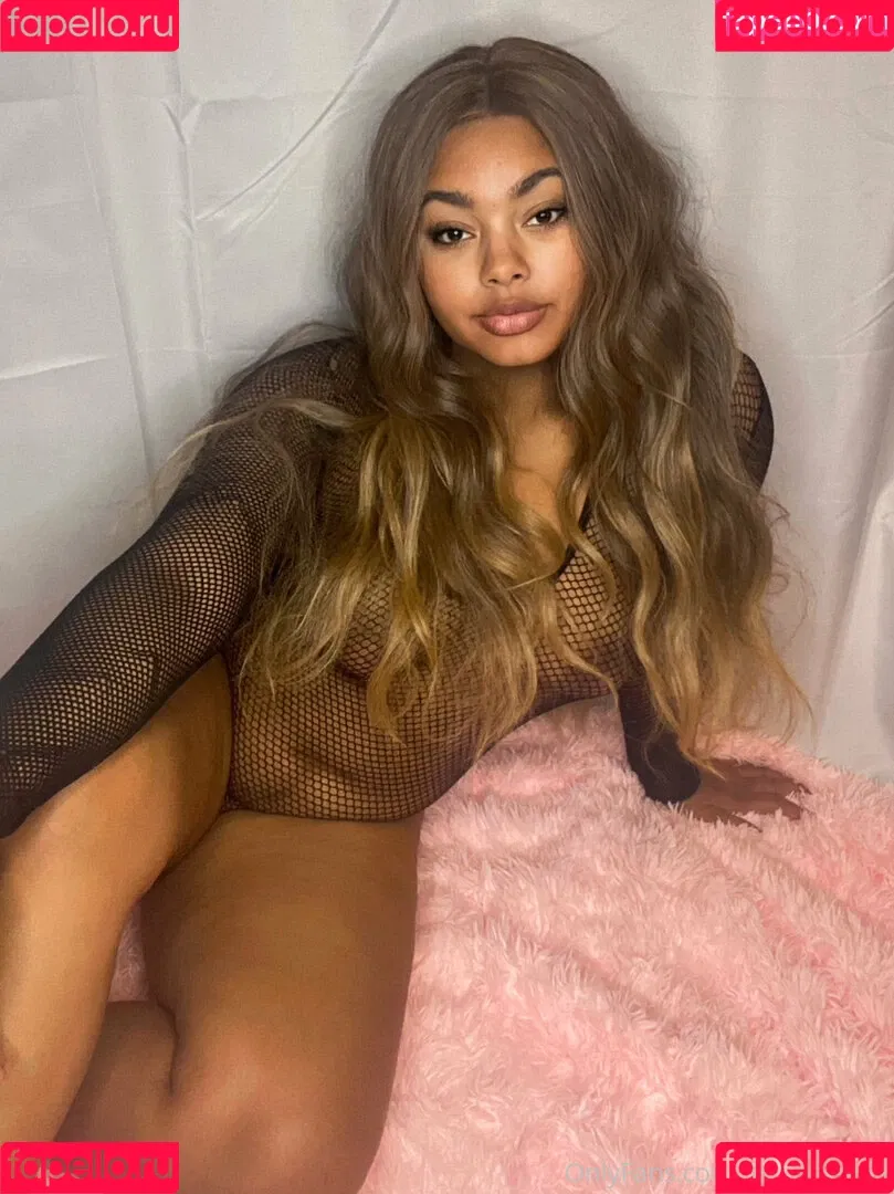 Leah Layne Onlyfans Photo Gallery 