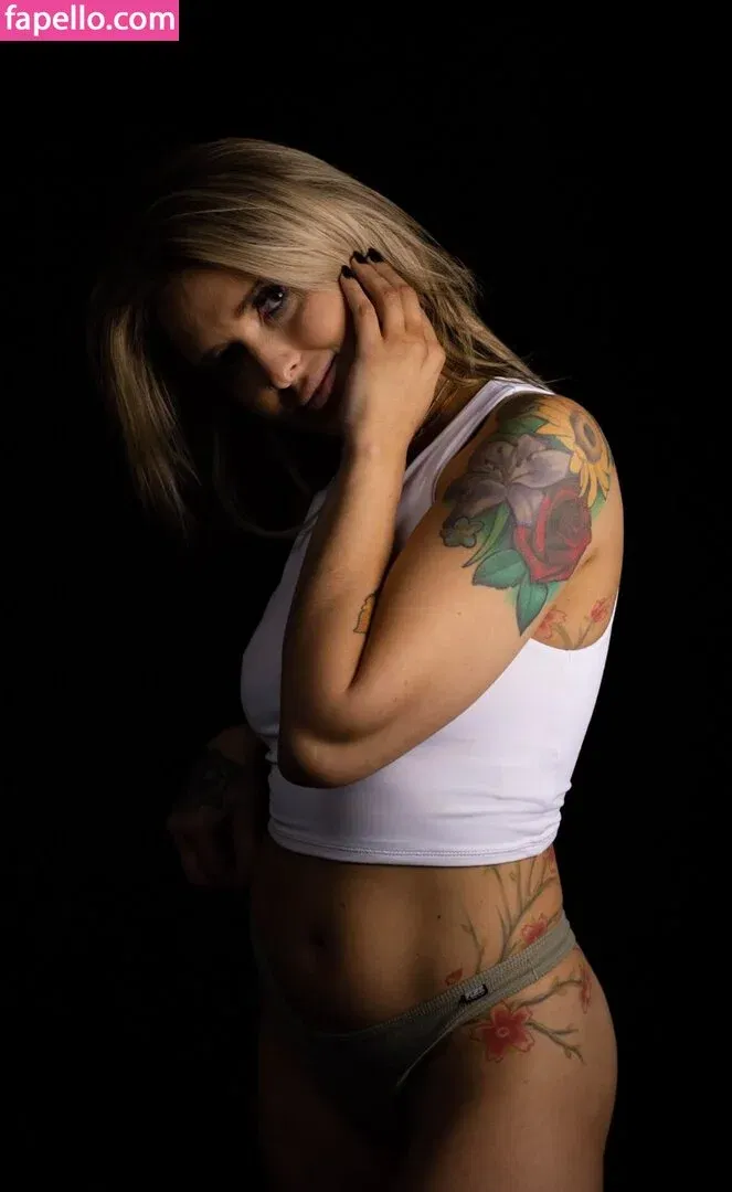 Robin Love Onlyfans Photo Gallery 