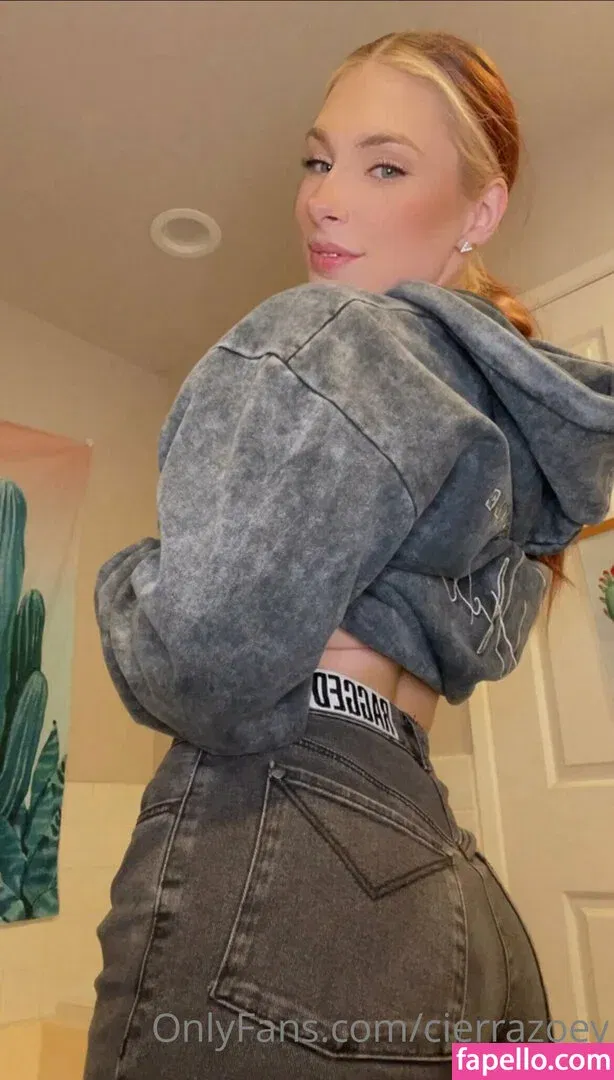 cierrazoey Onlyfans Photo Gallery 
