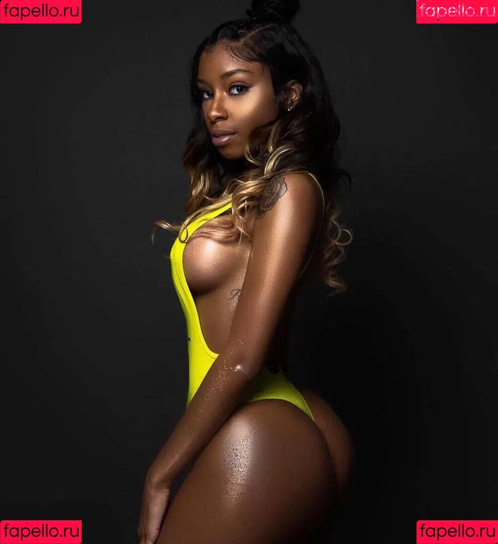 Realamarie Onlyfans Photo Gallery 