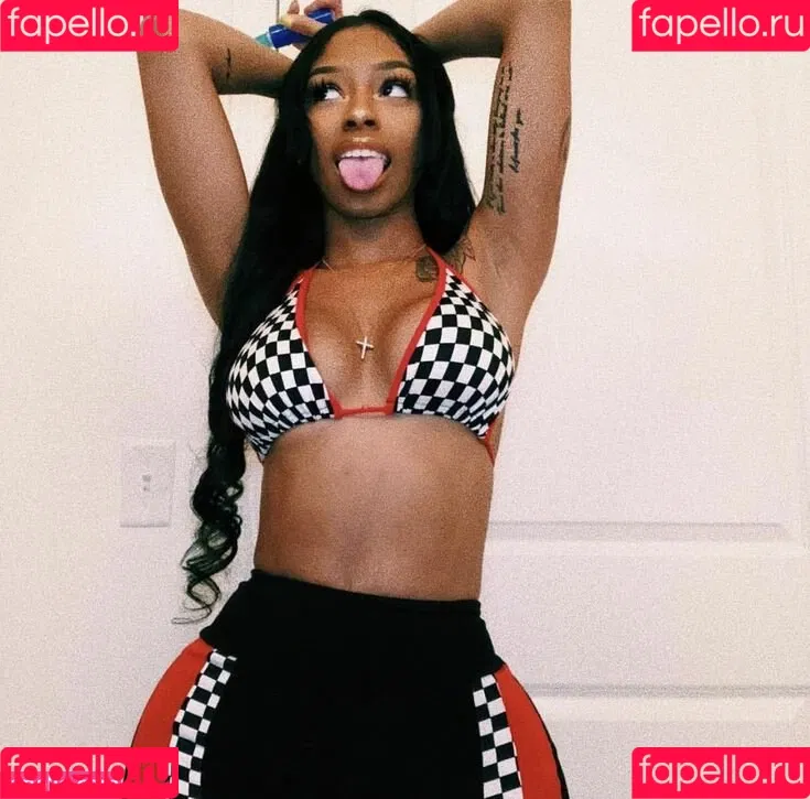 Realamarie Onlyfans Photo Gallery 