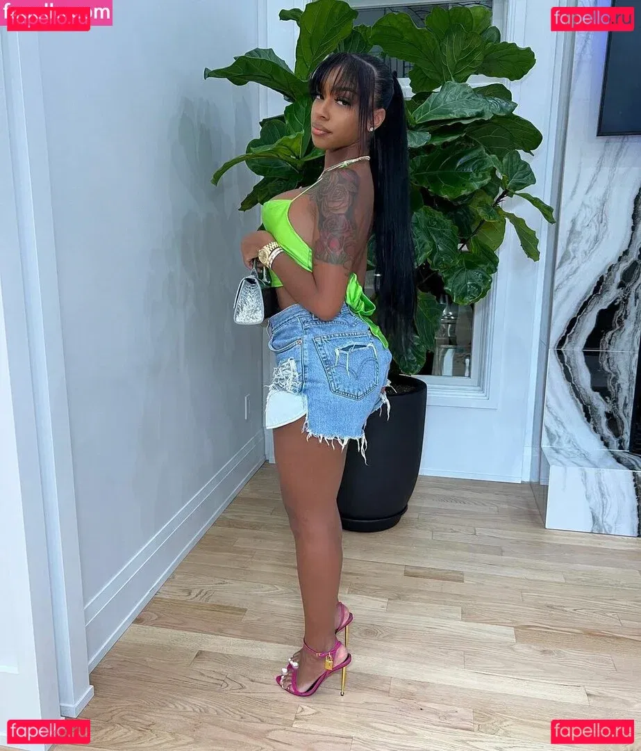 Realamarie Onlyfans Photo Gallery 