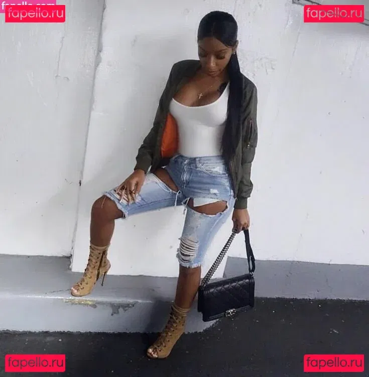 Realamarie Onlyfans Photo Gallery 