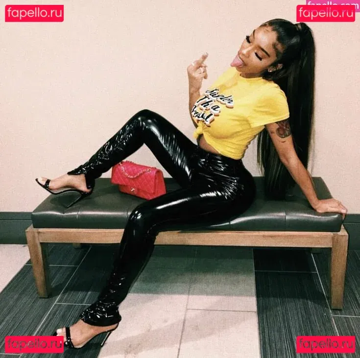 Realamarie Onlyfans Photo Gallery 