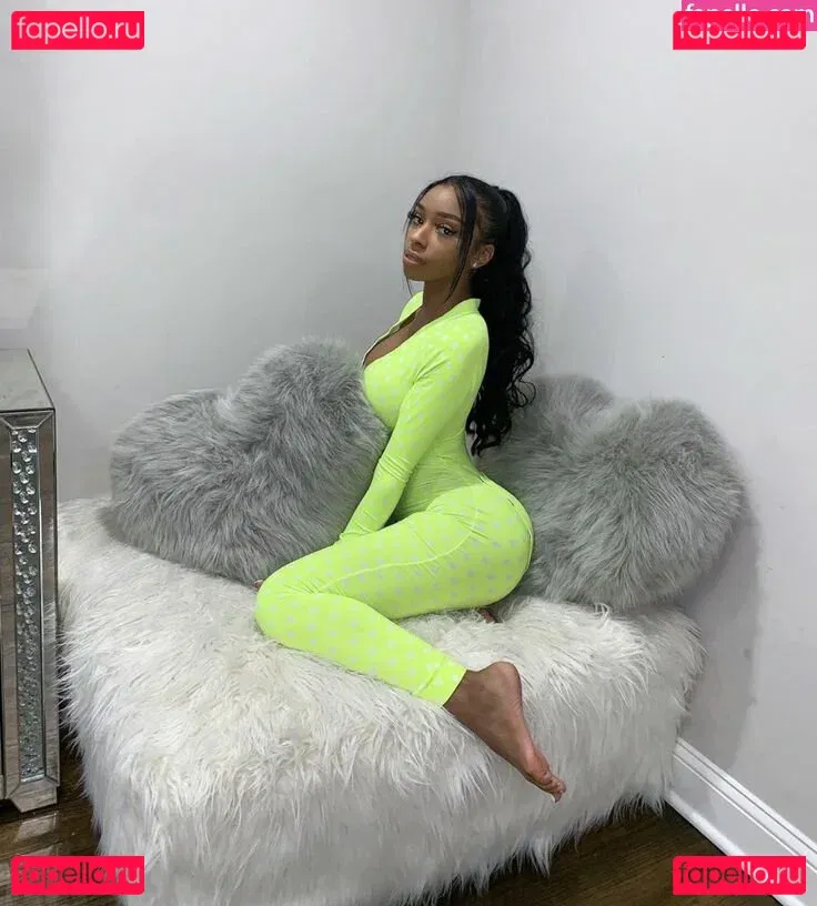 Realamarie Onlyfans Photo Gallery 