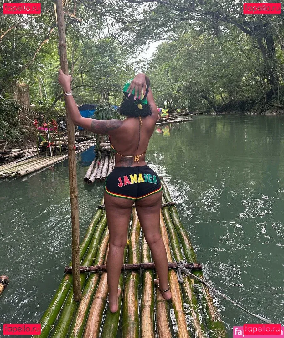 Realamarie Onlyfans Photo Gallery 