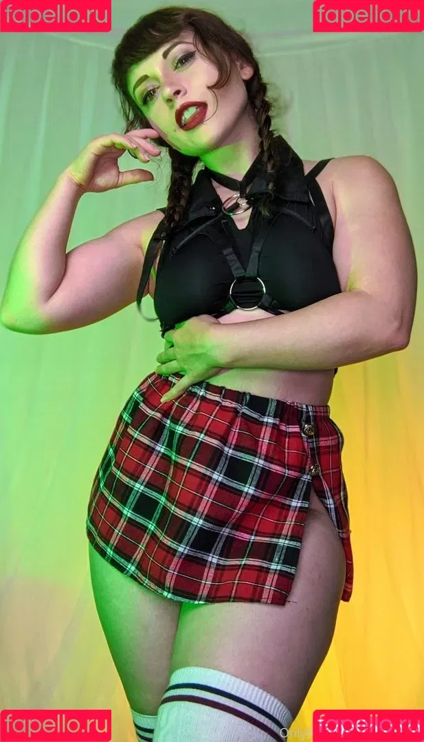 Titan Chibi Onlyfans Photo Gallery 