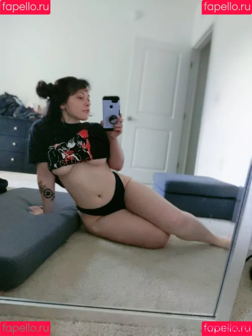 Titan Chibi Onlyfans Photo Gallery 