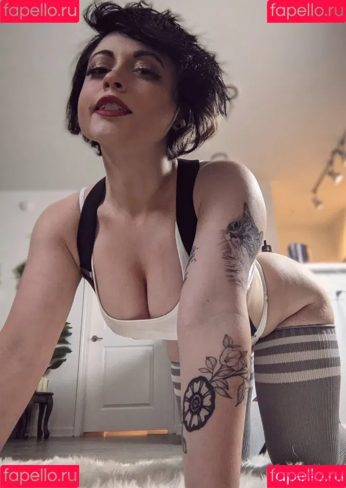Titan Chibi Onlyfans Photo Gallery 