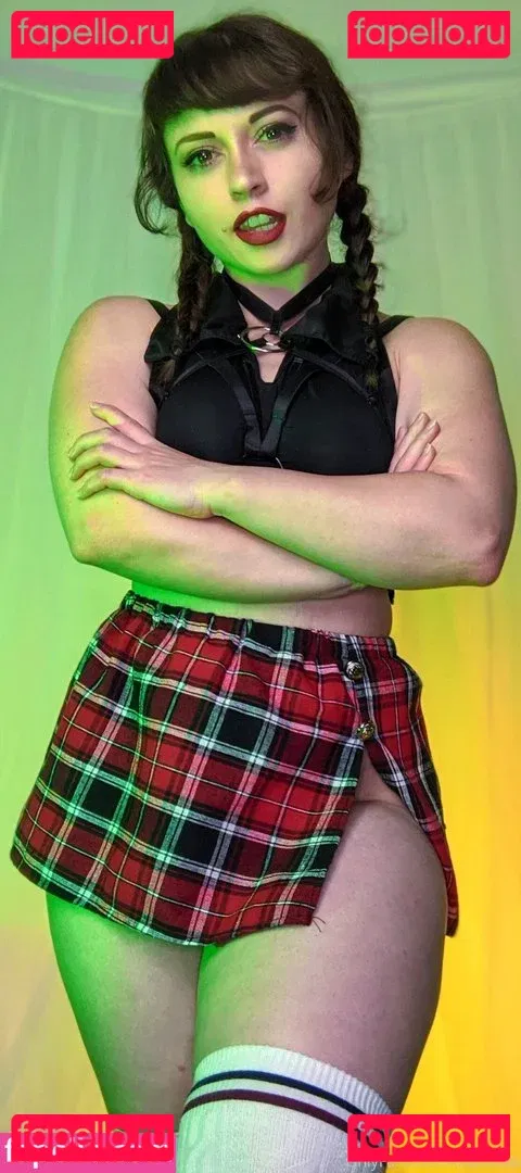 Titan Chibi Onlyfans Photo Gallery 