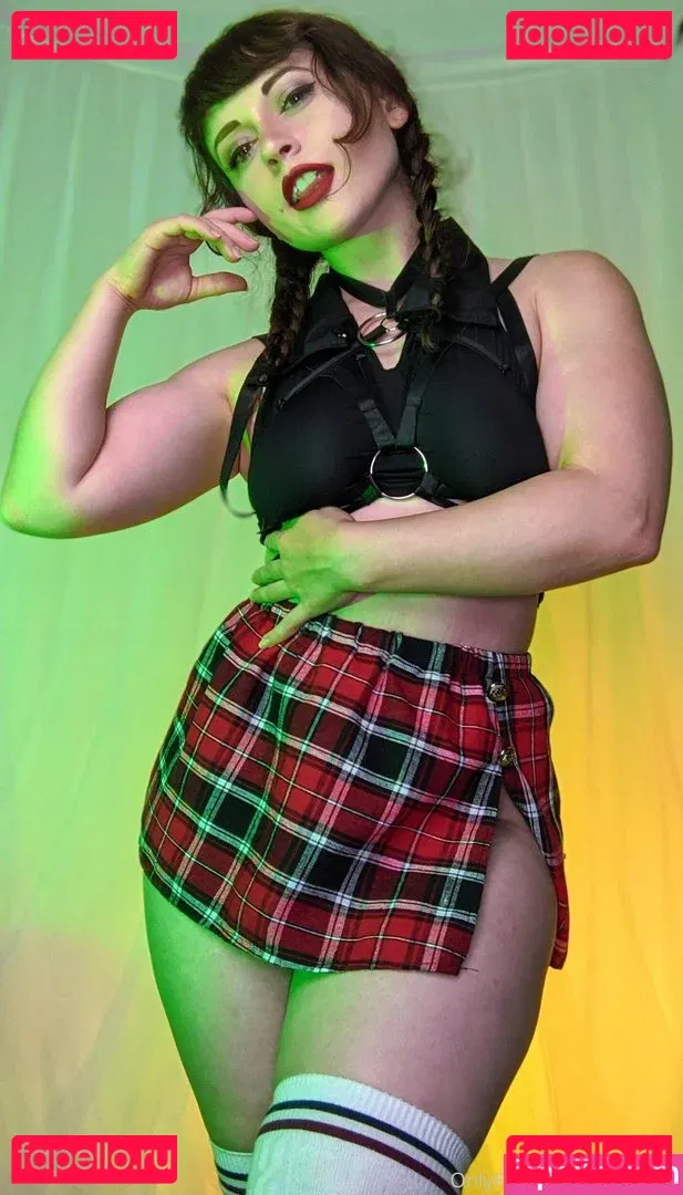 Titan Chibi Onlyfans Photo Gallery 