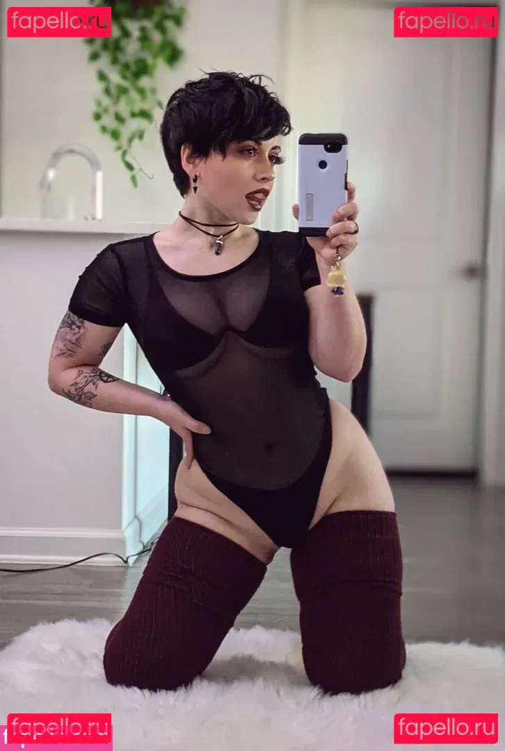 Titan Chibi Onlyfans Photo Gallery 