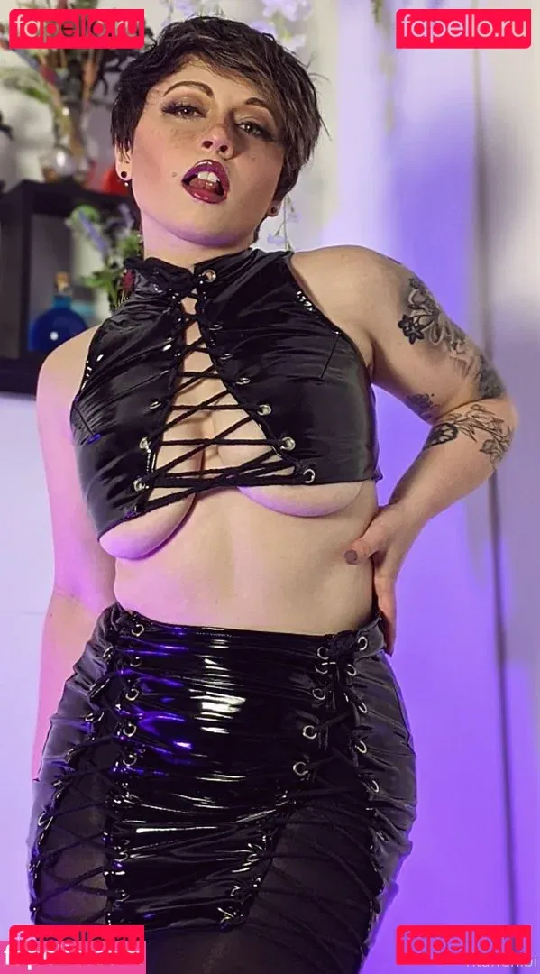 Titan Chibi Onlyfans Photo Gallery 