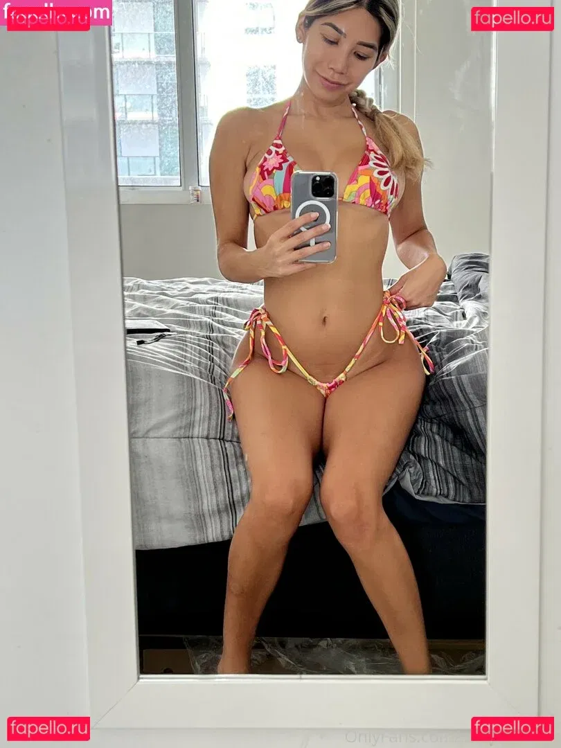 Roxannesimz Onlyfans Photo Gallery 