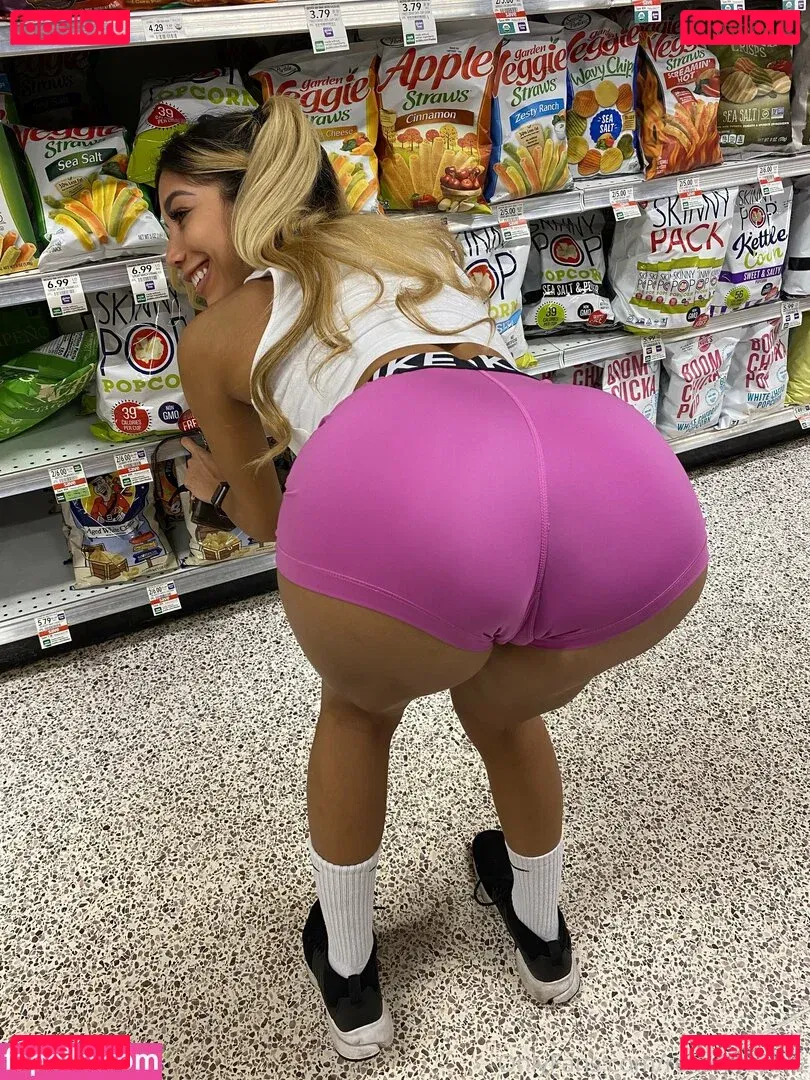 Roxannesimz Onlyfans Photo Gallery 