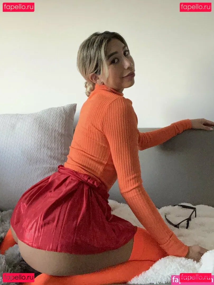 Roxannesimz Onlyfans Photo Gallery 