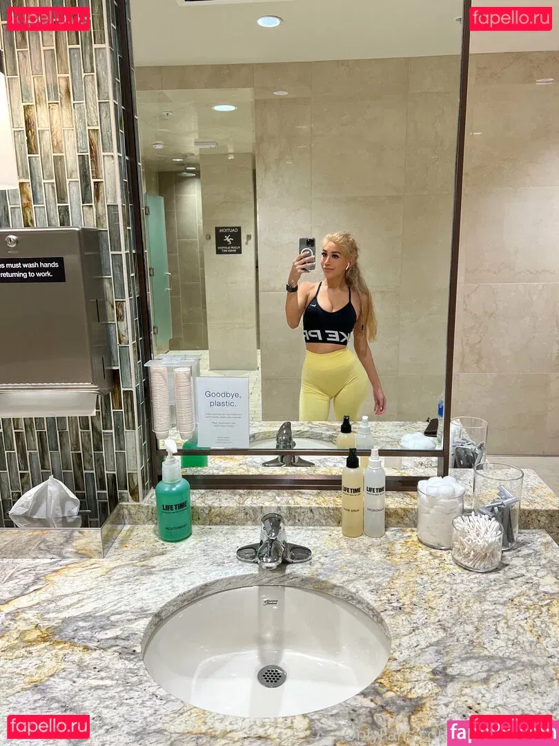 Roxannesimz Onlyfans Photo Gallery 