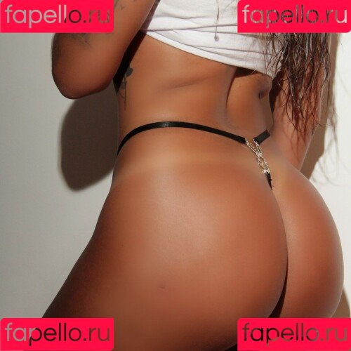 Caiala Tavares Onlyfans Photo Gallery 